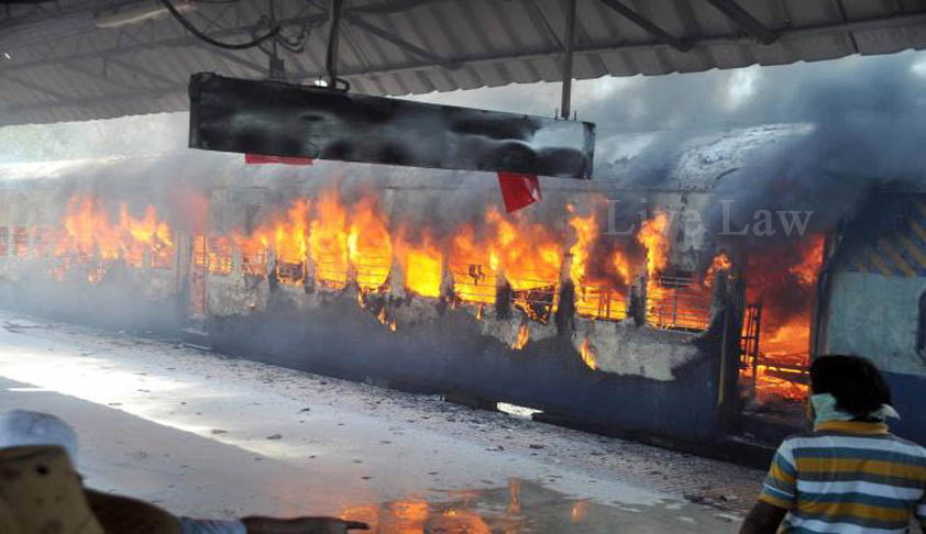 Fire Accidents in Trains: Apex Court seeks response of the Centre and Railways