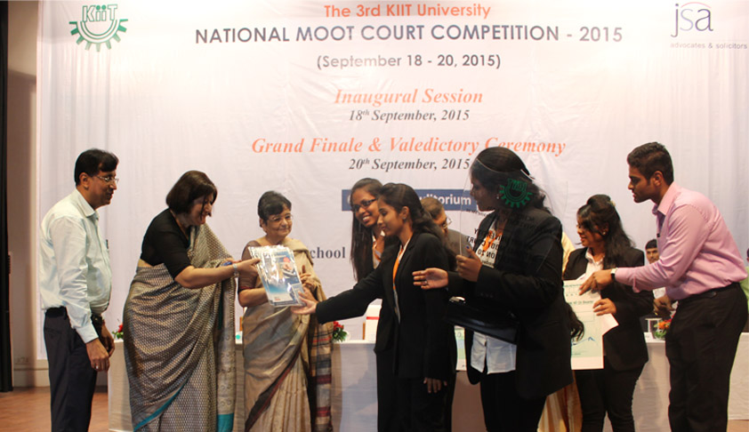 CMR Law College, Bangalore wins 3rd KIIT University National Moot Court Competition, 2015