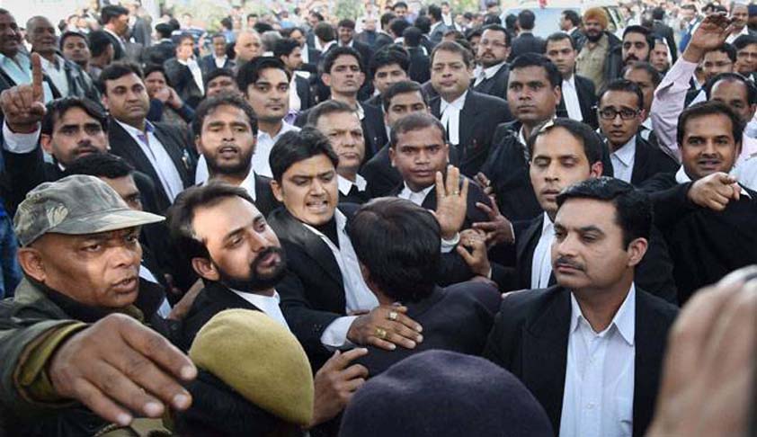 JNU ROW: SC condemns Patiala Court violence: imposes stiff entry restrictions for today [Read Order]