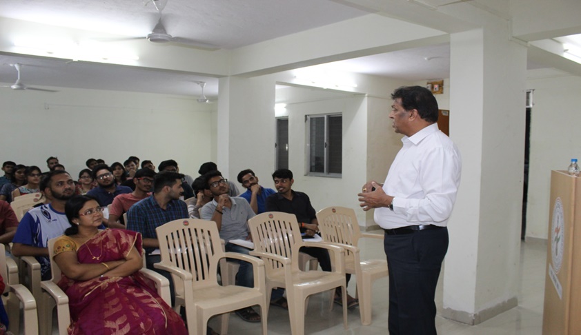 Prof (Dr) Kesava Rao, VC DSNLU Delivers Lecture on Contract Law at MNLU, Aurangabad