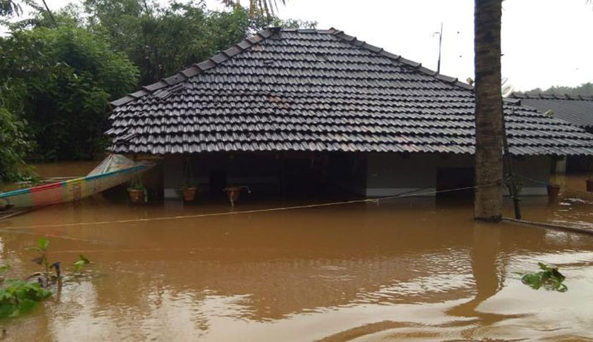 Kerala Floods- Mullaperiyar Dams Water Level Be Reduced By 2-3 Feet Below 142 Mark Till August 31:SC [Read The Order]
