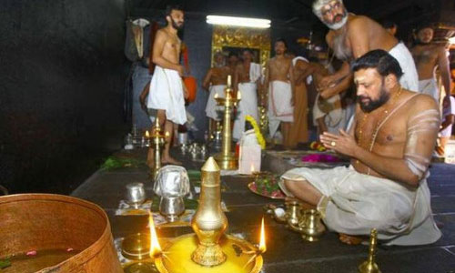Sabarimala Purification Row : CJI Declines Early Hearing Of Contempt Action Against Chief Priest Of Temple