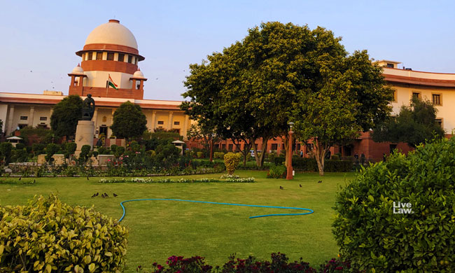 SC Directs TN Govt. To Ensure There Is No Defacement Of Public Places With Political Slogans And Politicians Photos [Read Order]
