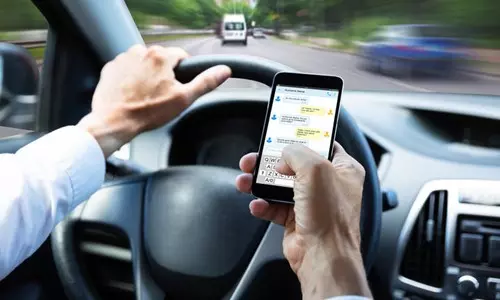 Use Of Mobile While Driving An Offence: 2018 Kerala HC Judgment Vs. 2019 Amendment Of MV Act