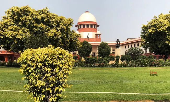 SC Adjourns Petitions Challenging Abrogation Of Art 370 To Dec 10