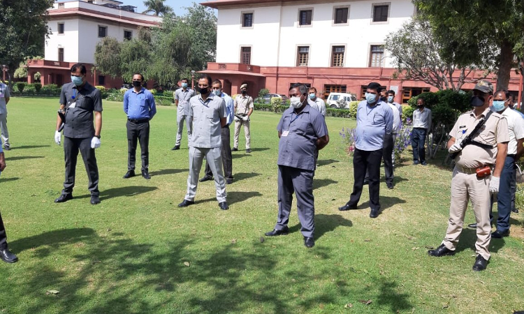 36 Delhi Police Personnel Deployed For SC Security Quarantined After Top Court Staffer Tested Positive For COVID19