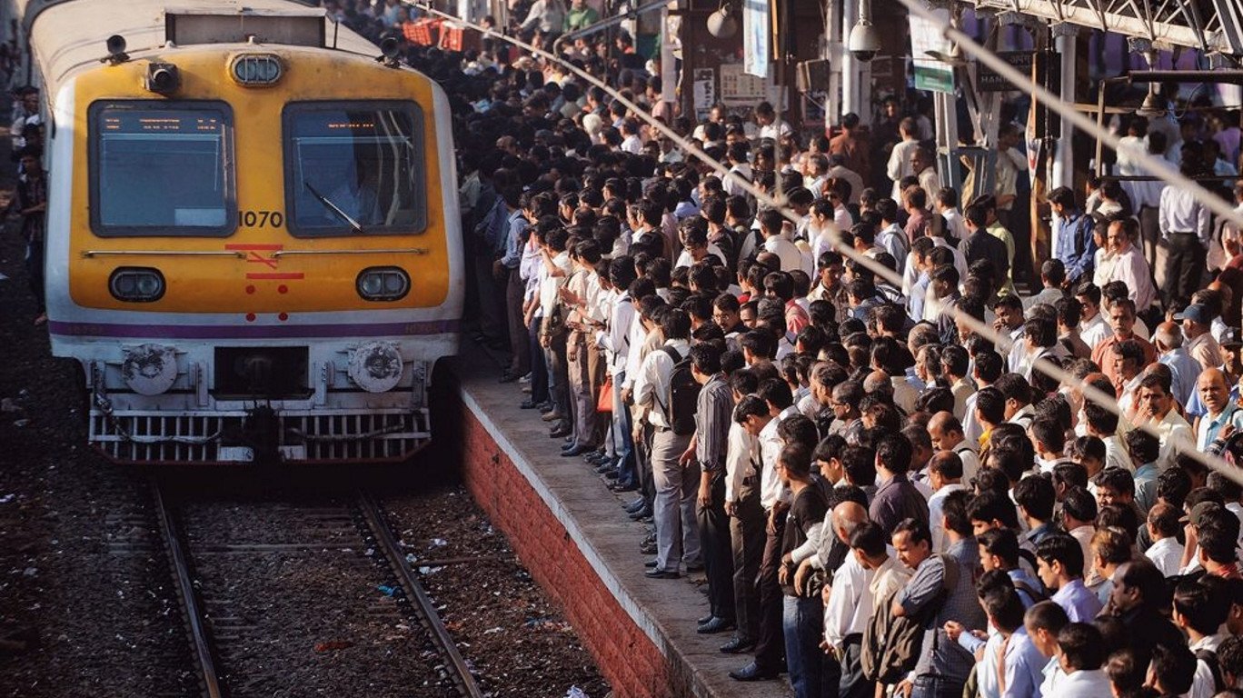 Maharashtra Allows All Advocates Registered With Bar Council Of Maharashtra & Goa To Travel In Locals During Non-Peak Hours On An Experimental Basis [Read Order]