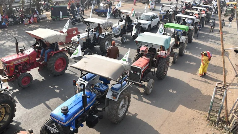 Karnataka High Court Seeks Details Of Action Taken Against  Organisers/Participants Of Farmers Tractor Rally For Violating COVID19  Protocols