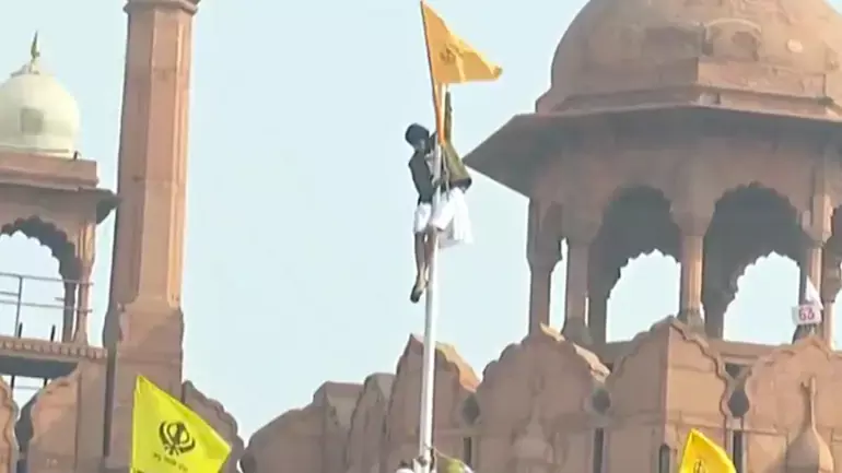 Republic Day Violence: Man Accused Of Hoisting Religious Flag At Red Fort Granted Interim Protection From Arrest