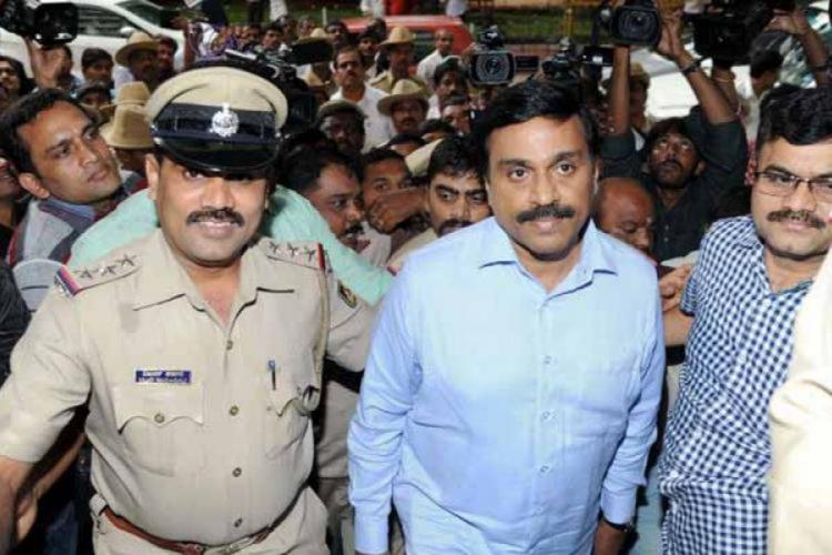 Supreme Court Allows Mining Baron Gali Janardhan Reddy To Visit And Stay In  The District Of Bellary