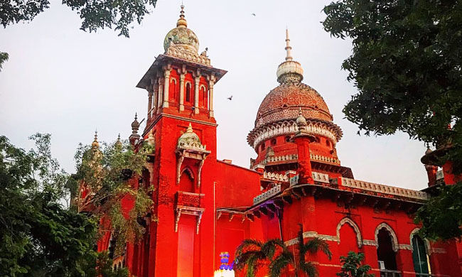 Vulgarity During Court Proceedings: Madras HC Initiates Contempt Action Against Lawyer