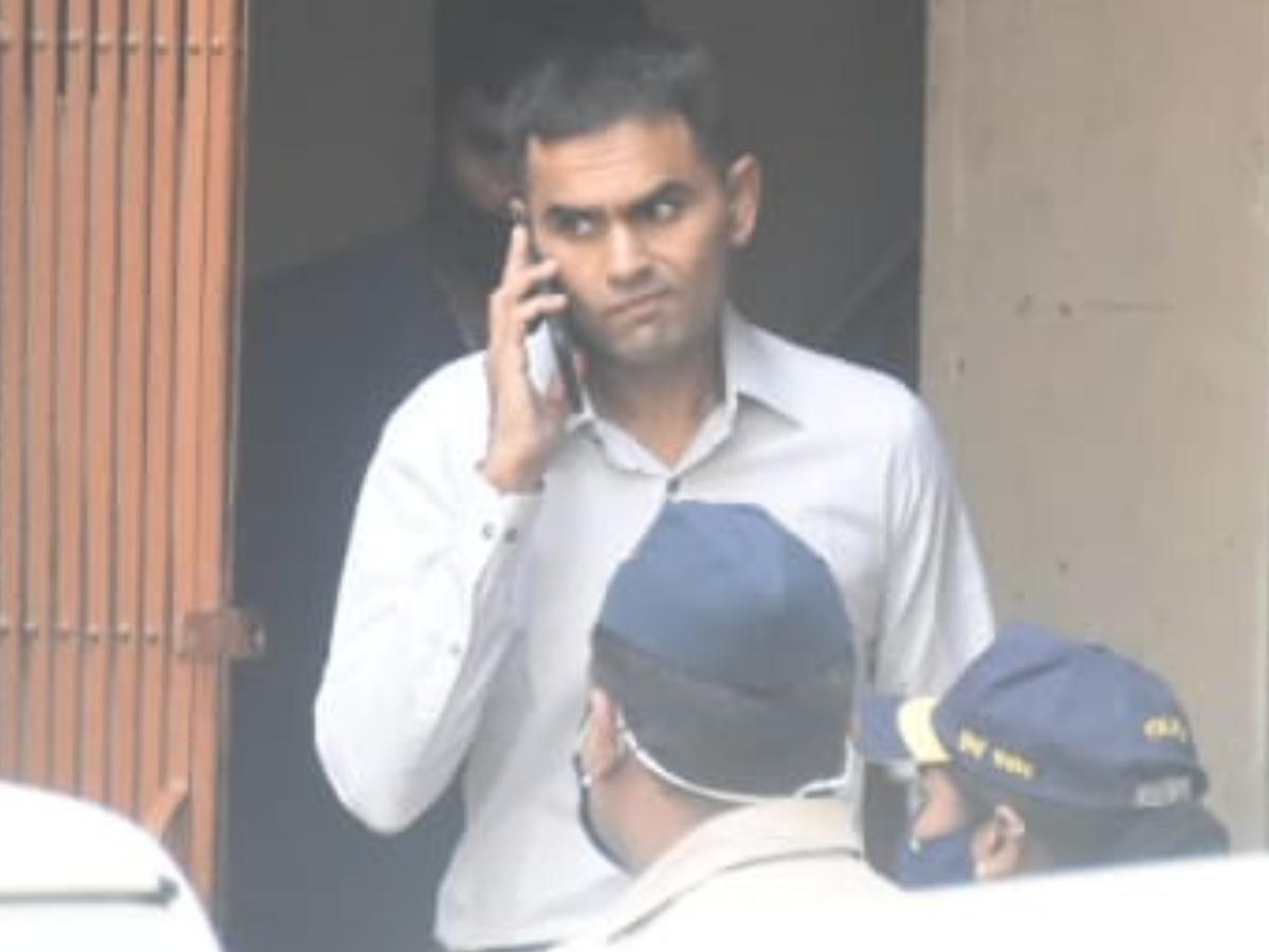 Retd Mumbai Police Officer Cites CCTV Footage, Says Son Falsely Implicated By NCB Team Led By Sameer Wankhede