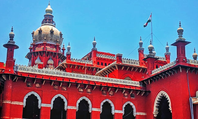 Clause Giving Only Supervisory Powers To Third Party With Respect To Disputes; Not An Arbitration Agreement: Madras High court