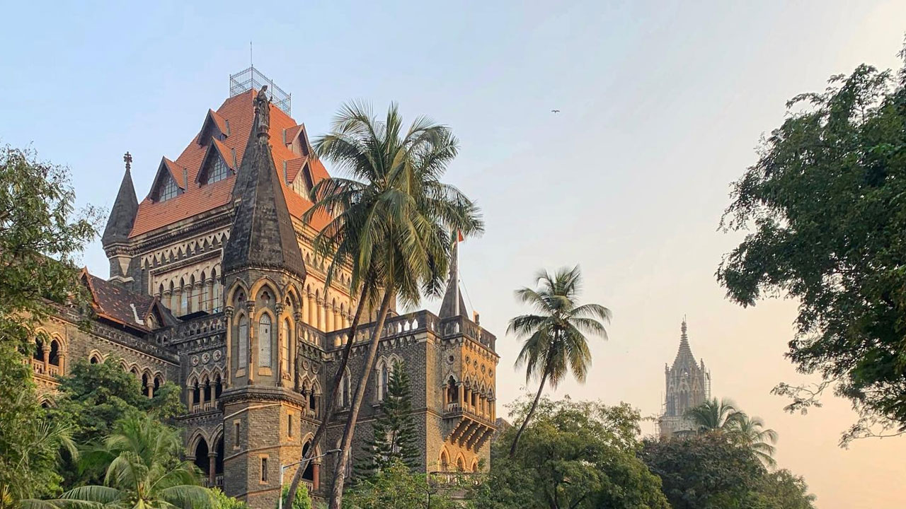 Bombay High Court Reprimands Lawyer For Trying To Get Court Staff To Change Order