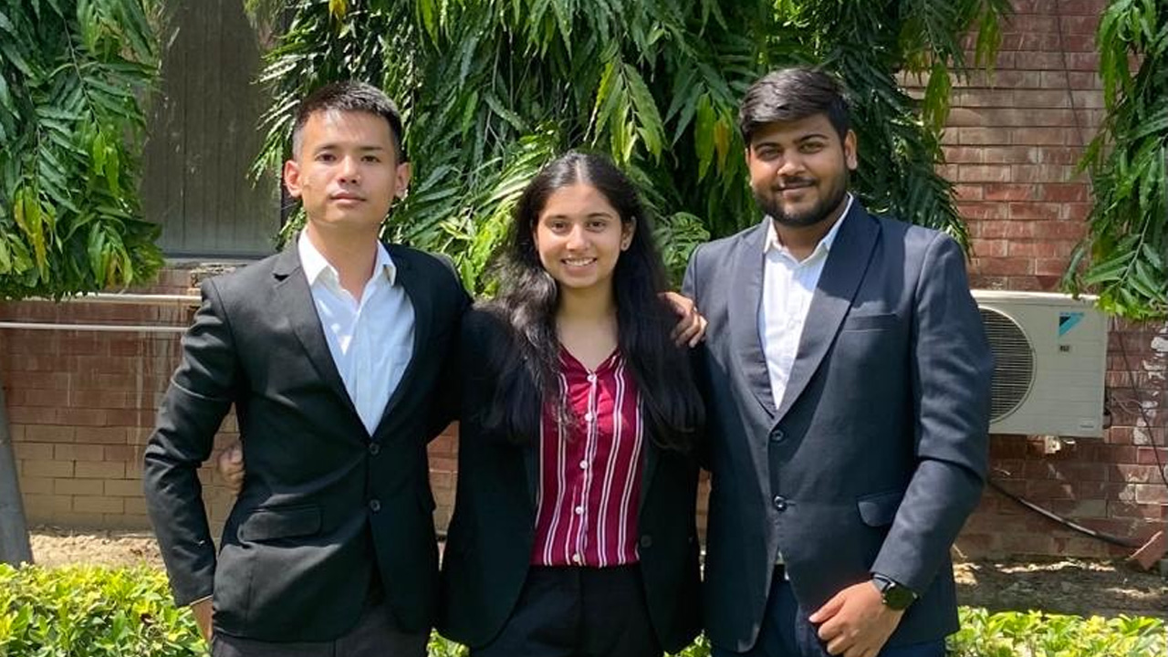 Lloyd Law College  Emerges As South Asia Champions In The Regional Rounds Of The Foreign Direct Investment International Arbitration Moot, 2022