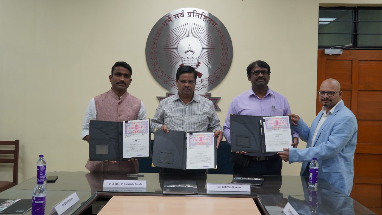 Government Of Andhra Pradesh And NALSAR Hyderabad Sign MOU To Provide Legal Support For The Resurvey Project