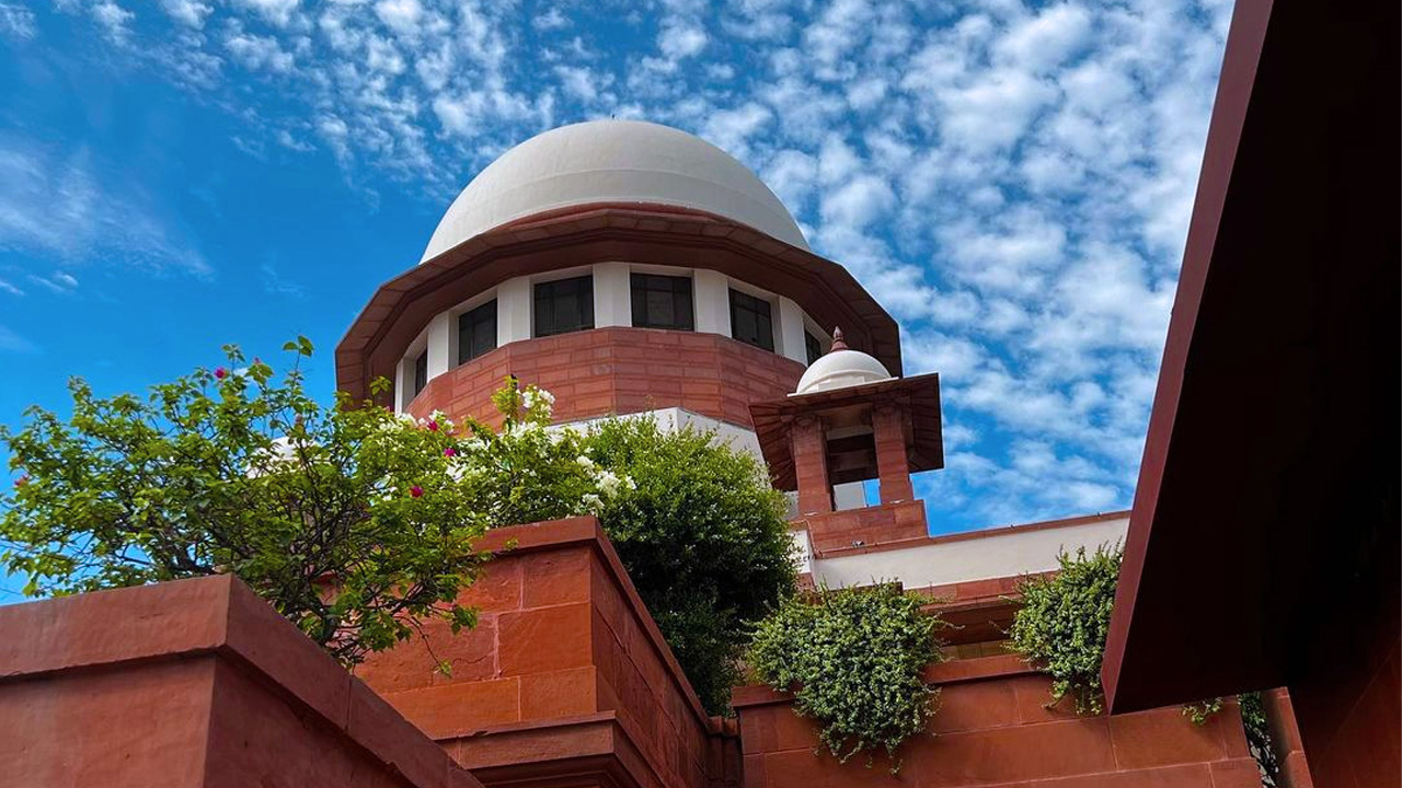 Formulate Scheme For Regulation Of NGO Funds: Supreme Court Tells Union Of India