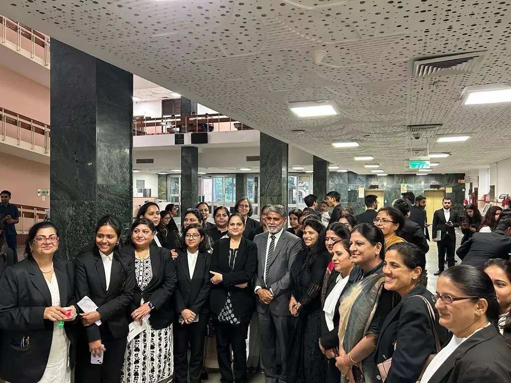 Justice Suresh Kumar Kait with lawyers of Delhi High Court Women Lawyers Forum Justice Suresh Kumar Kait with lawyers of Delhi High Court Women Lawyers Forum