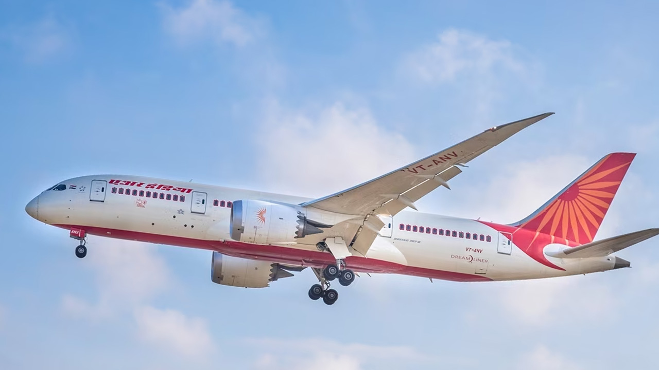 Luggage Reached After 6 Days To Destination, New Delhi District Commission Holds Air India Liable for Deficiency In Service - Vimarsana News
