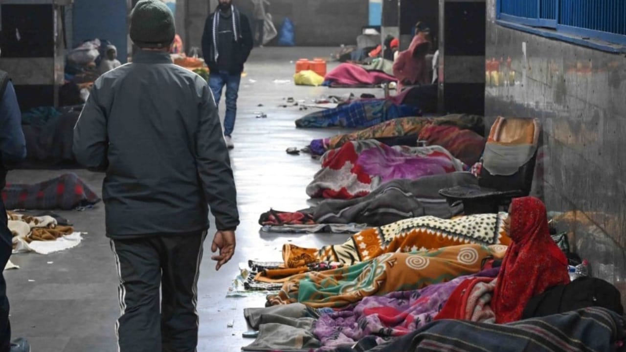 Delhi High Court Urges DHCBA Lawyers To Make Donations To AIIMS To Ensure Shelter For Homeless Sleeping In Winter Cold