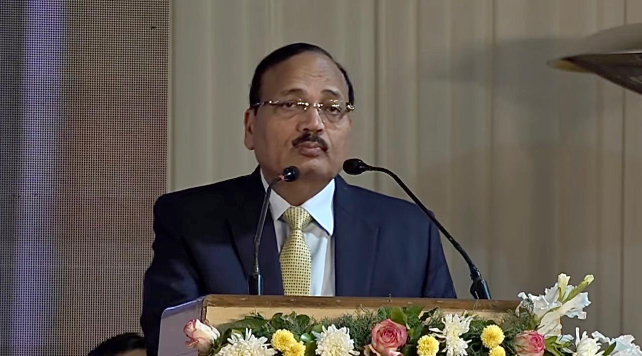 NLU Degrees Not Shortcut To Supreme Court Practice, Young Lawyers Should First Practice In District Courts: CJI Surya Kant