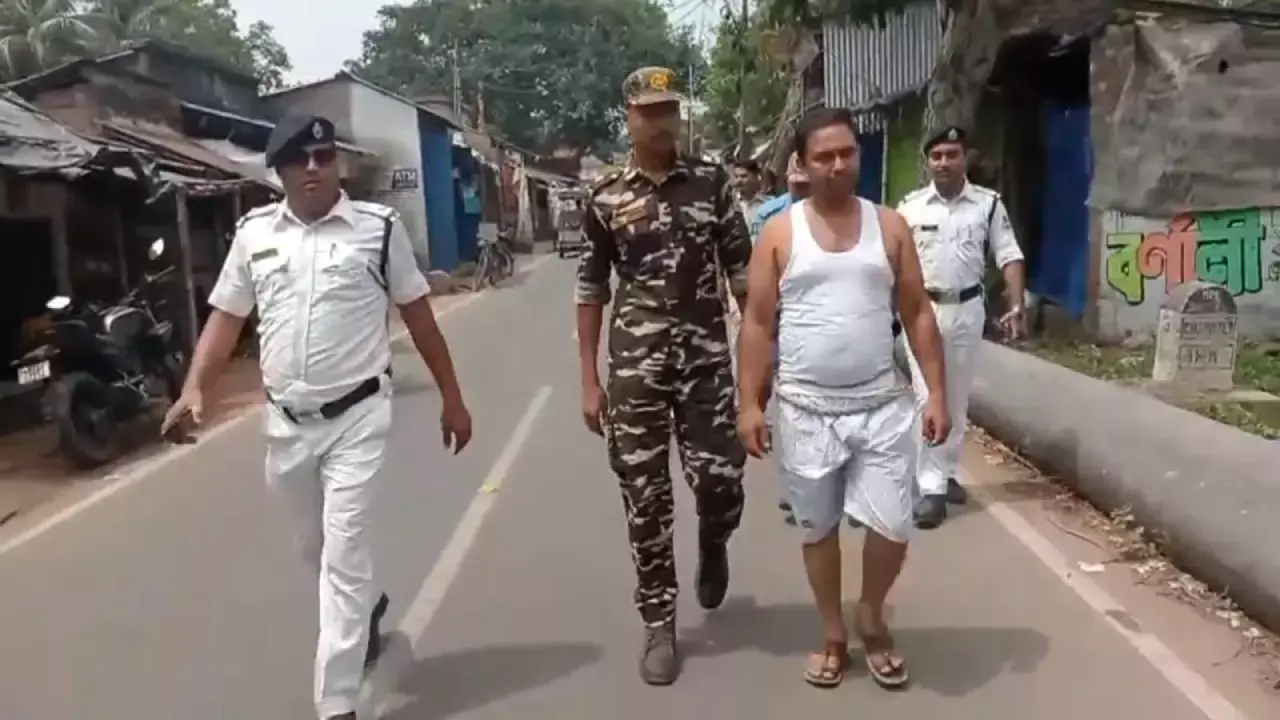 Plea In Calcutta High Court Challenges Polices Practice Of Parading Accused With Ropes Tied Around Their Waists
