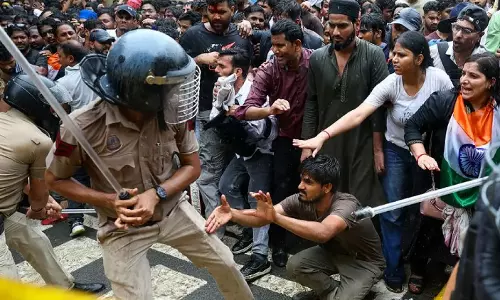 Will Acknowledge Complaint Alleging Use Of Pellet Guns, Electric Shock During CJP Protest: Delhi Police Tells High Court