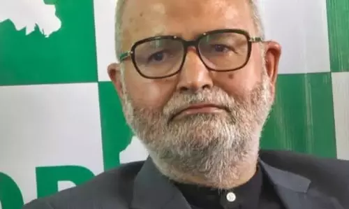 Passport Authoritys Notice To PDP Leader Naeem Akhtar Prima Facie Fails Fairness Test: J&K&L High Court Seeks RPOs Personal Appearance
