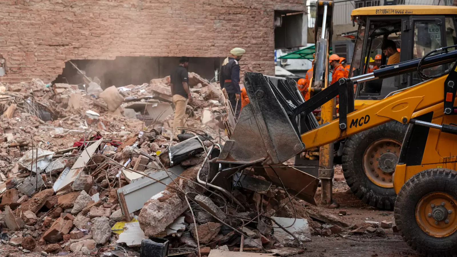 Satya Niketan PG Collapse: Delhi Court Sends Owner, Wife To Judicial Custody; Son Remanded To 2-Day Police Custody Satya Niketan PG Collapse: Delhi Court Sends Owner, Wife To Judicial Custody; Son Remanded To 2-Day Police Custody