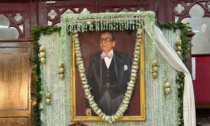 Calcutta High Court Chief Justice Unveils Portrait Of Late AK Sen At High Court Bar Library Club