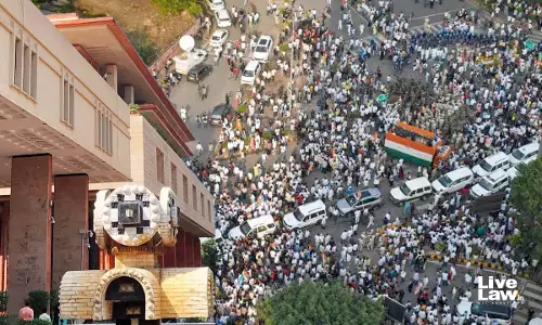 Delhi High Court Seeks Centres Stand On PILs To Implement SC Directions To Prevent Protests From Disrupting Traffic, Businesses Delhi High Court Seeks Centres Stand On PILs To Implement SC Directions To Prevent Protests From Disrupting Traffic, Businesses