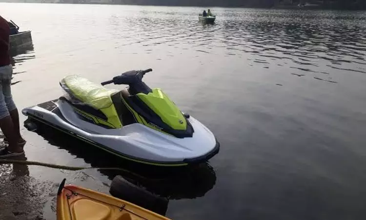 J&K&L High Court Bans Fuel-Powered Motorboats, Shikara Motorboats, Jet Skis In Dal Lake Until Further Orders J&K&L High Court Bans Fuel-Powered Motorboats, Shikara Motorboats, Jet Skis In Dal Lake Until Further Orders