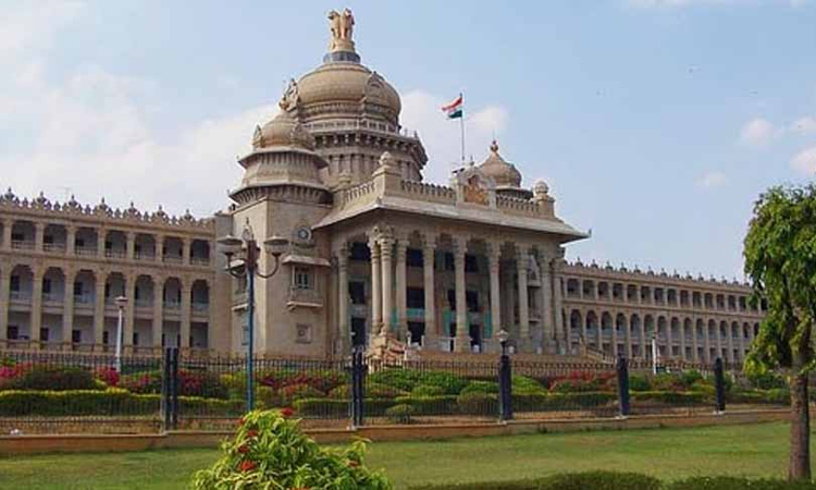 Speaker Not Accepting Resignation: SC Agrees To Hear 10 Karnataka Rebel MLAs Plea Tomorrow [Read Petition]