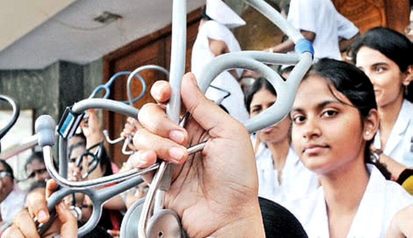 Dont Compel 180 MBBS Doctors To Register For Compulsory Rural Service For 2 Weeks : Karnataka High Court