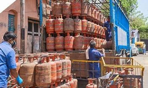 Registered Consumer Are Entitled To Compensation, District Consumer Disputes Redressal Commission Kupwara Holds Dost Gas Agency Liable For Deficiency In Service