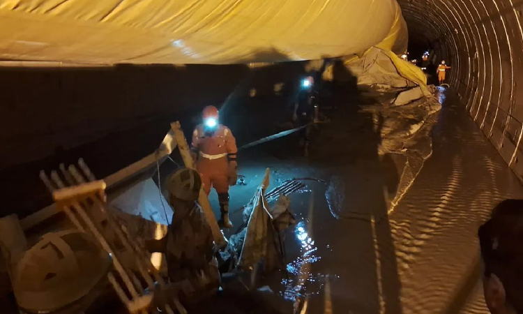 Telangana Tunnel Collapse: High Court Closes PIL To Rescue 8 Trapped Workers After State Gives Assurance