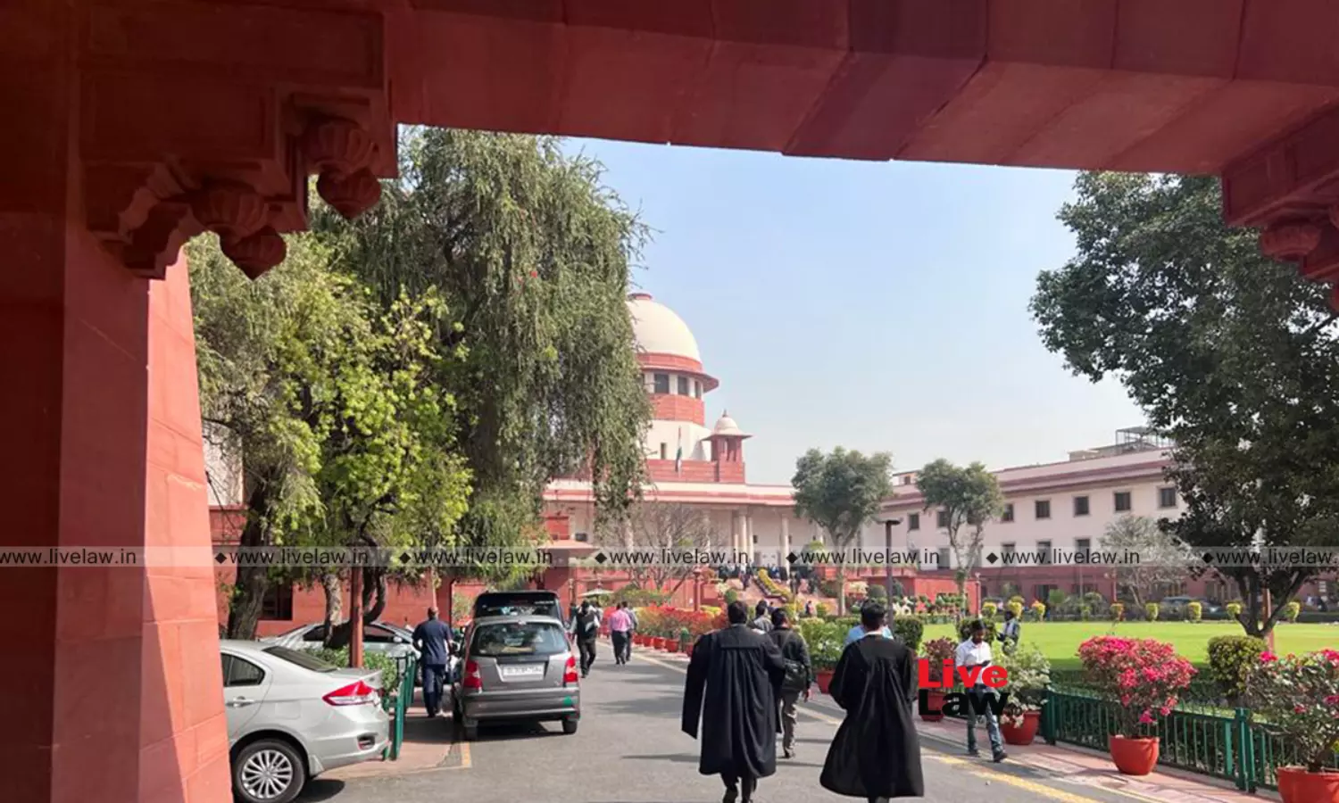 Supreme Court Summons Registry Officials After Matter Listed For Hearing Was Deleted